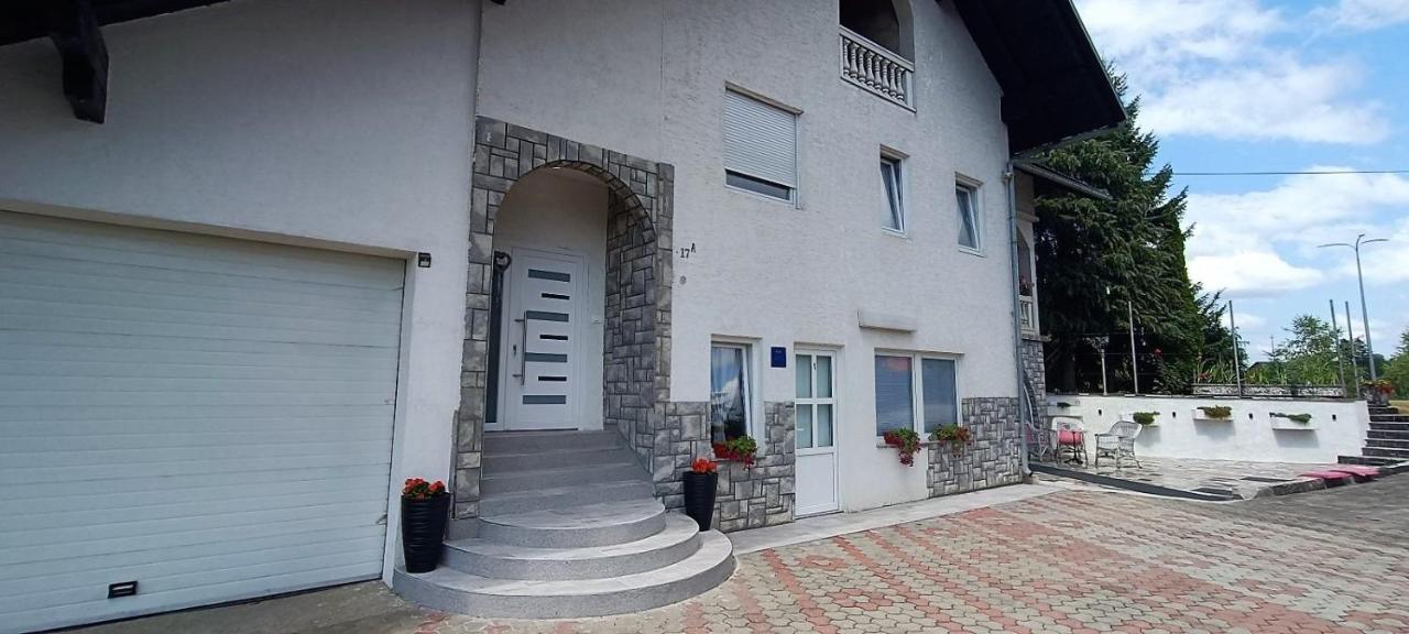 Studio Apartman Brletic Tounj Екстериор снимка