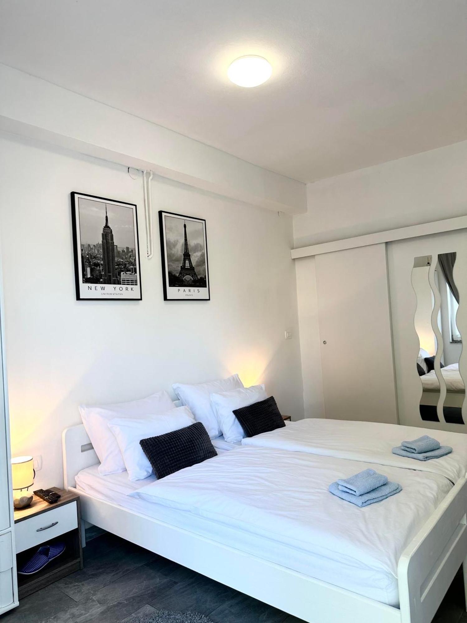 Studio Apartman Brletic Tounj Екстериор снимка